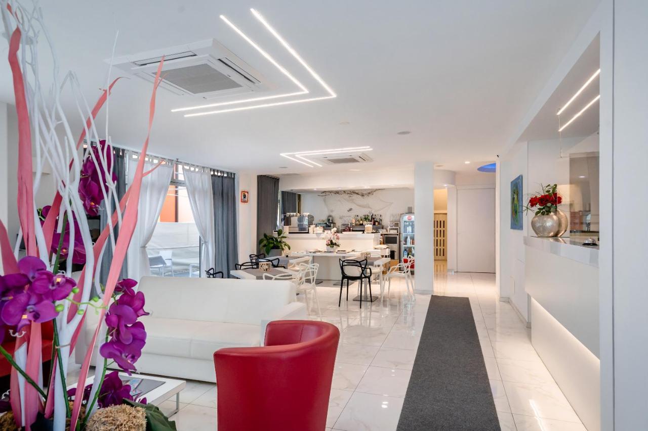 Hotel Tre Rose Каорле Екстериор снимка